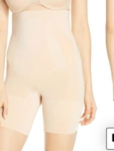 Spanx OnCore High-Waisted Mid-Thigh Short Size Large